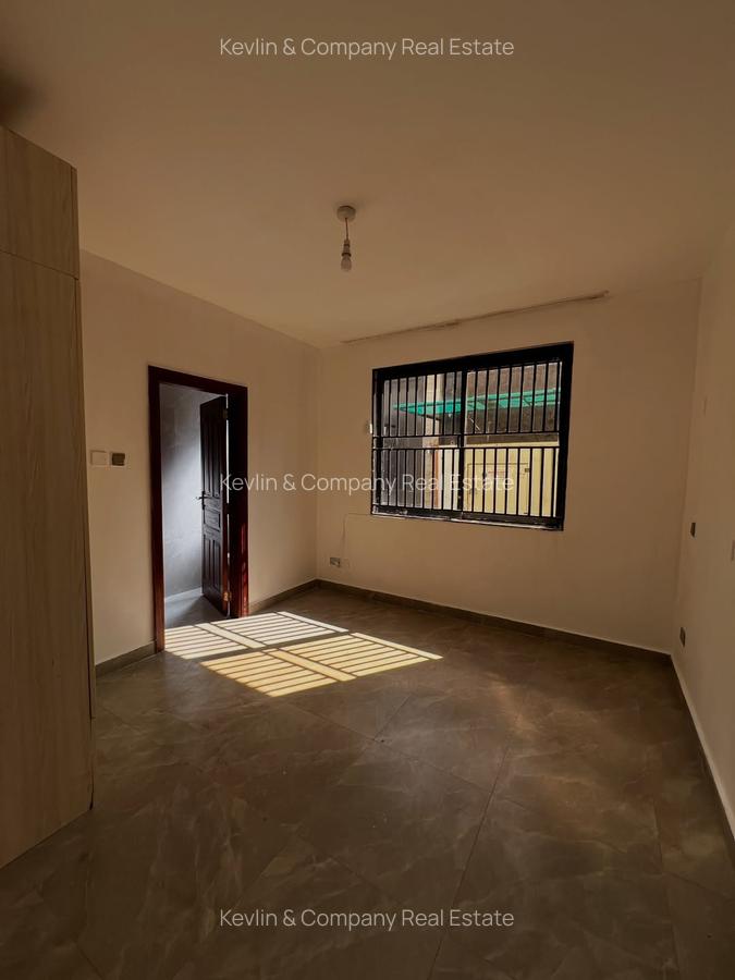 5 Bed Townhouse with En Suite in Lavington - 4