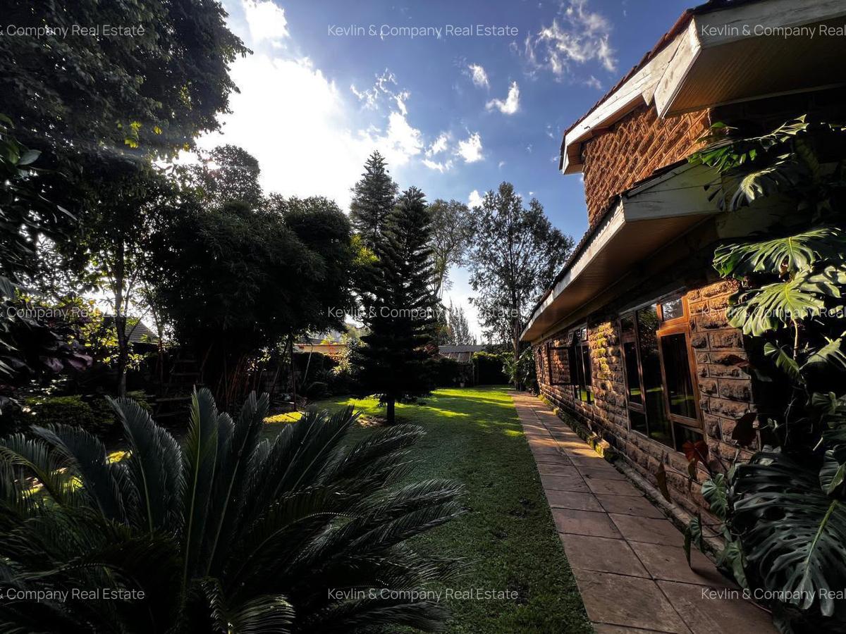 300 m² Commercial Property with Service Charge Included in Westlands Area - 2