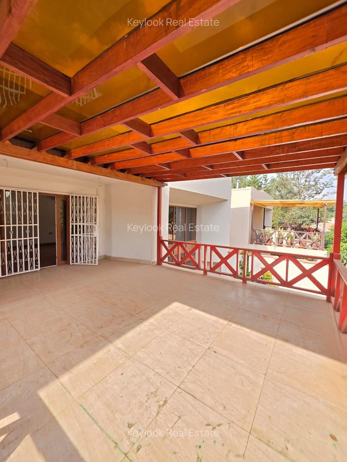 5 Bed Townhouse with En Suite at Lavington Green - 18