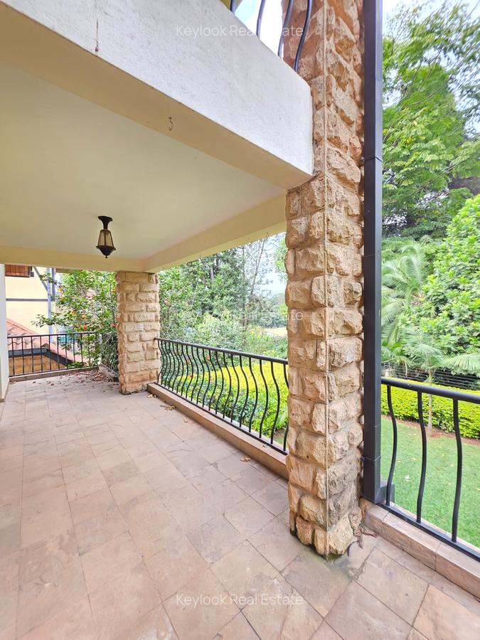 4 Bed Townhouse with En Suite at Lavington - 5