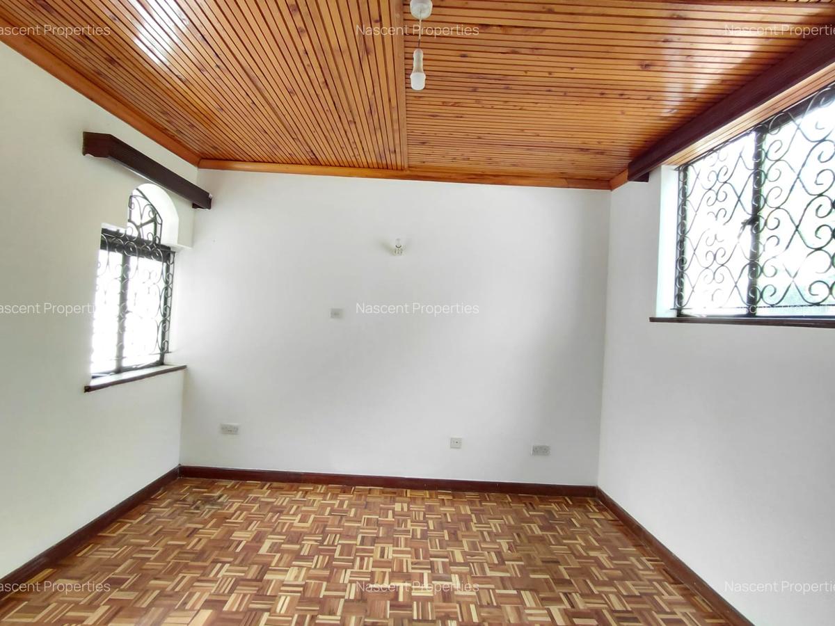 6 Bed House with En Suite in Nyari - 14