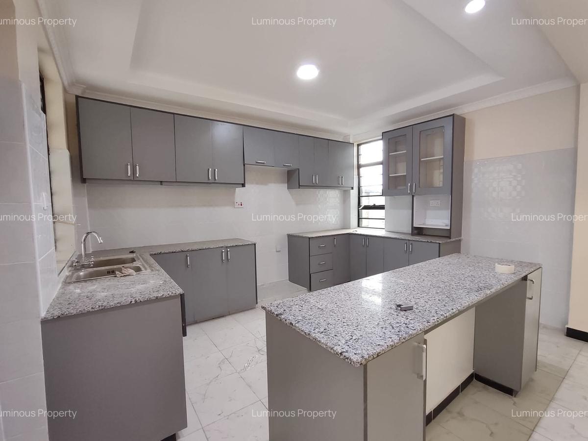 4 Bed House with En Suite at Kenyatta Road - 4