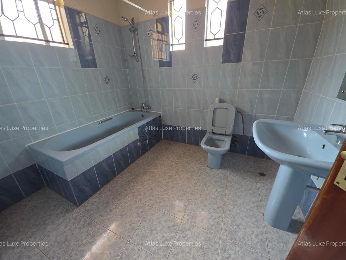 6 Bed House with En Suite at Old Runda - 11