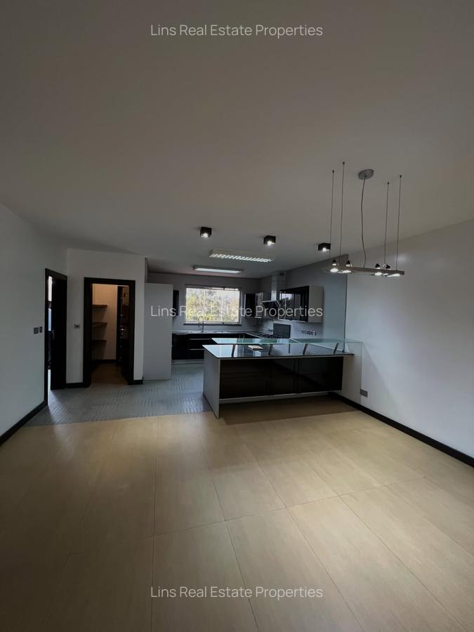 3 Bed Apartment with En Suite in Riverside - 4