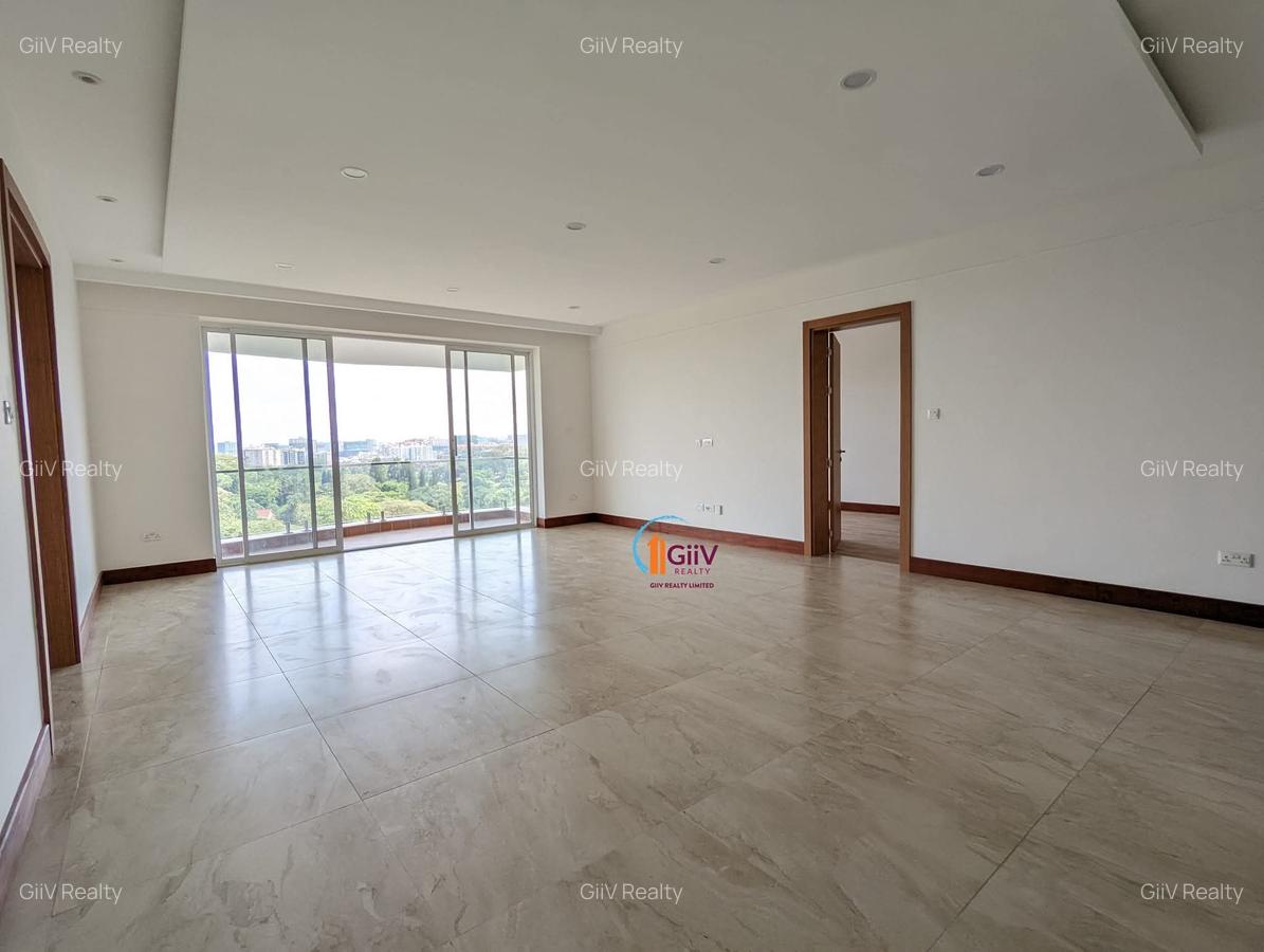 3 Bed Apartment with En Suite in Parklands - 7