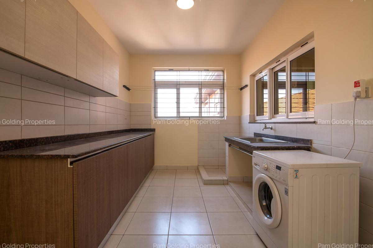 3 Bed Apartment with En Suite at School Lane - 7