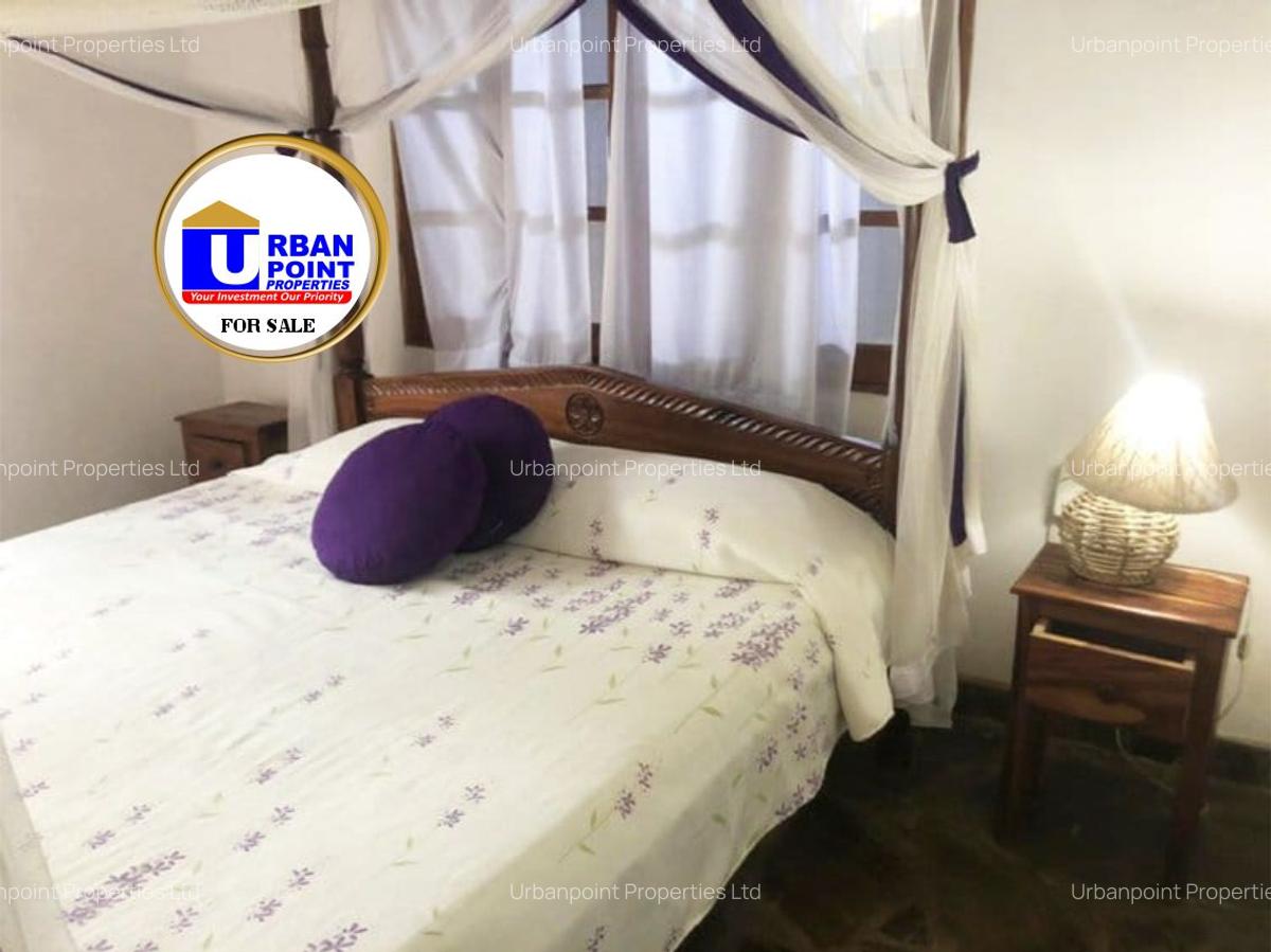 5 Bed Villa with En Suite in Watamu - 5