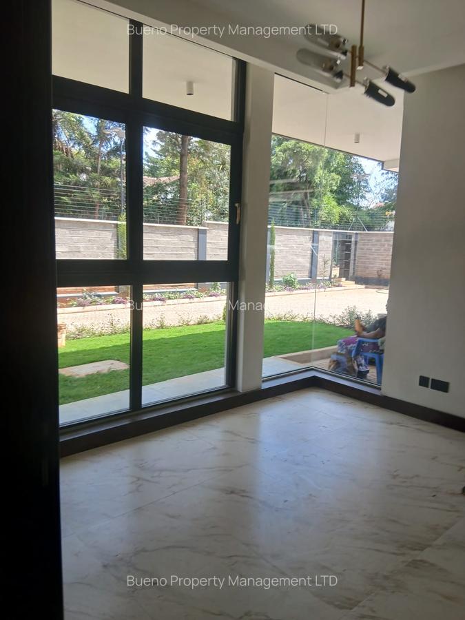 5 Bed Townhouse with Swimming Pool in Nyari - 7