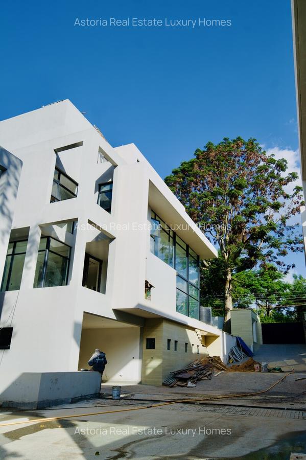 5 Bed Villa with En Suite at 2026-187 - 2
