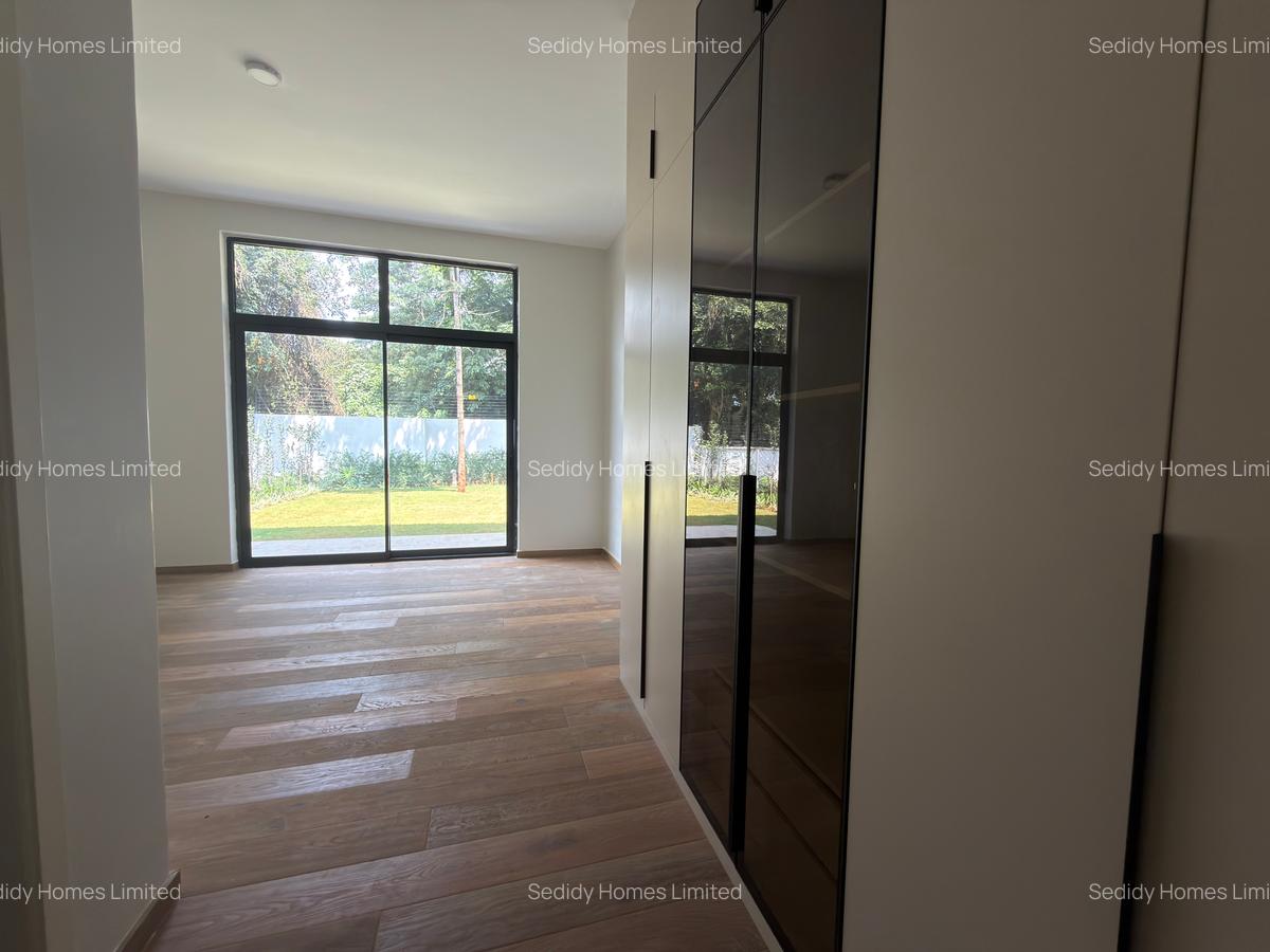 5 Bed Townhouse with En Suite in Runda - 11