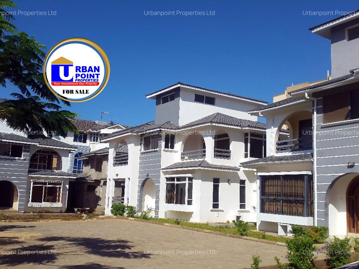 4 Bed House with En Suite in Nyali Area - 1