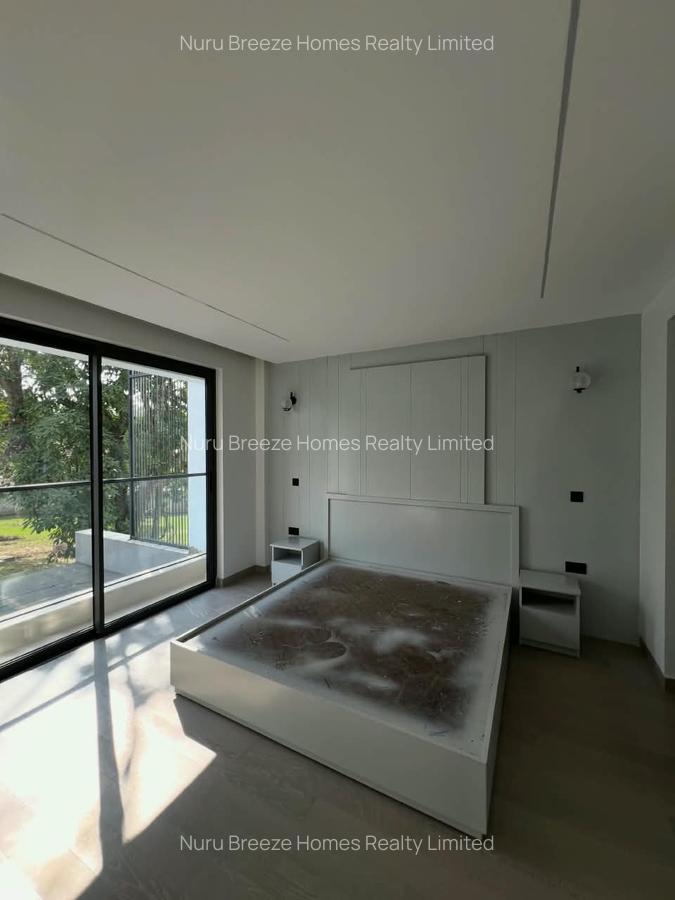 6 Bed Villa with En Suite in Lavington - 9