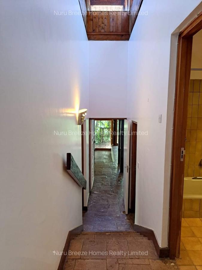 4 Bed House with En Suite in Lake View - 18
