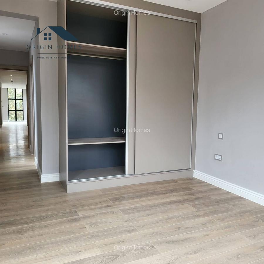 5 Bed Townhouse with En Suite at Runda - 10