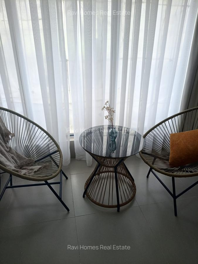 Studio Apartment with Swimming Pool at Kindaruma Road - 4