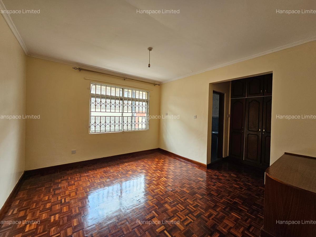 5 Bed Villa with En Suite in Lavington - 6