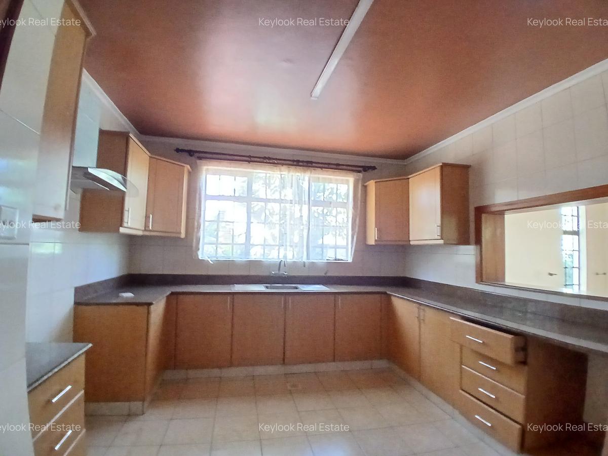 4 Bed Townhouse with En Suite at Lavington Green - 7