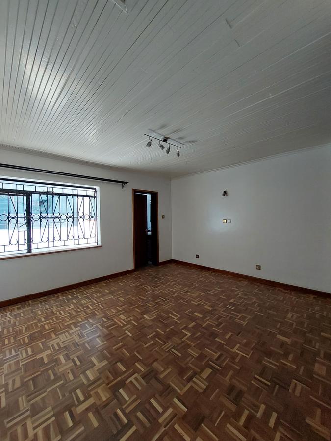 4 Bed Townhouse with En Suite in Westlands Area - 10