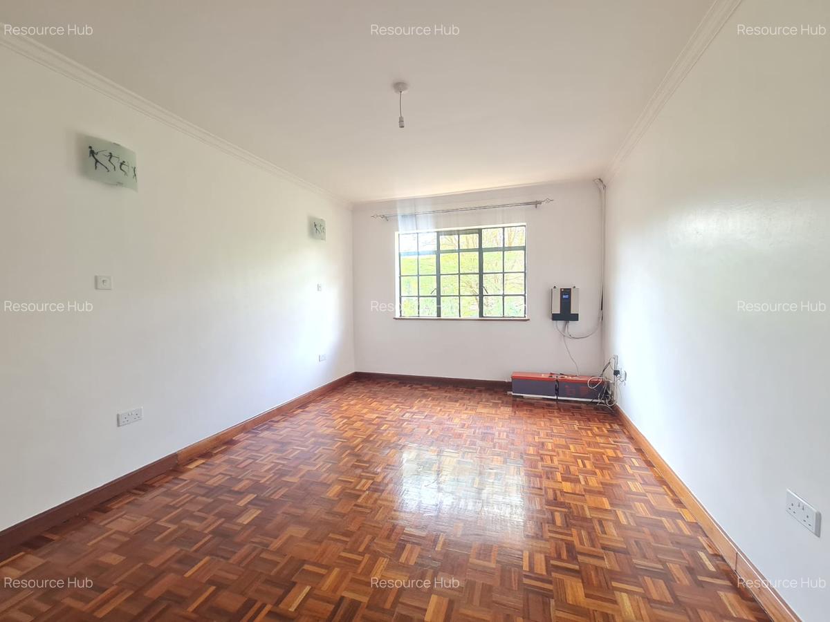 4 Bed House with En Suite at Bomas - 9