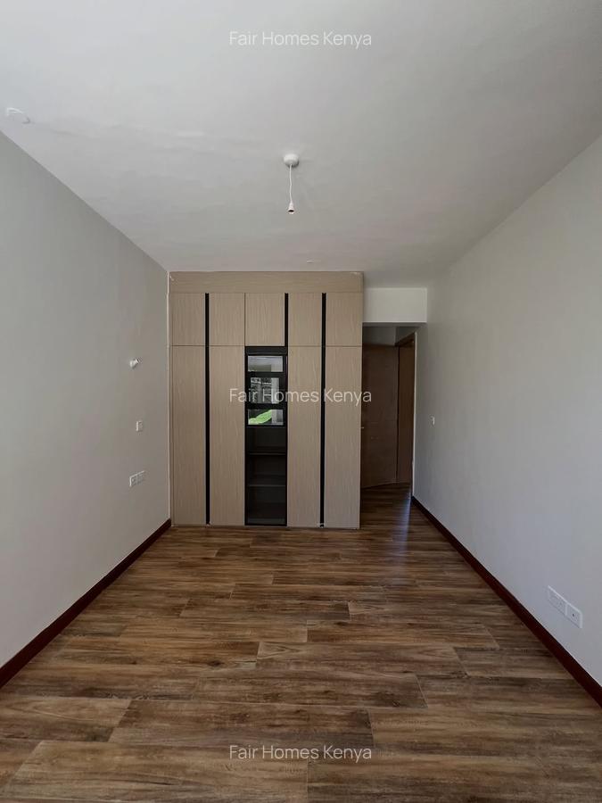 6 Bed Townhouse with En Suite at Lavington Green - 9