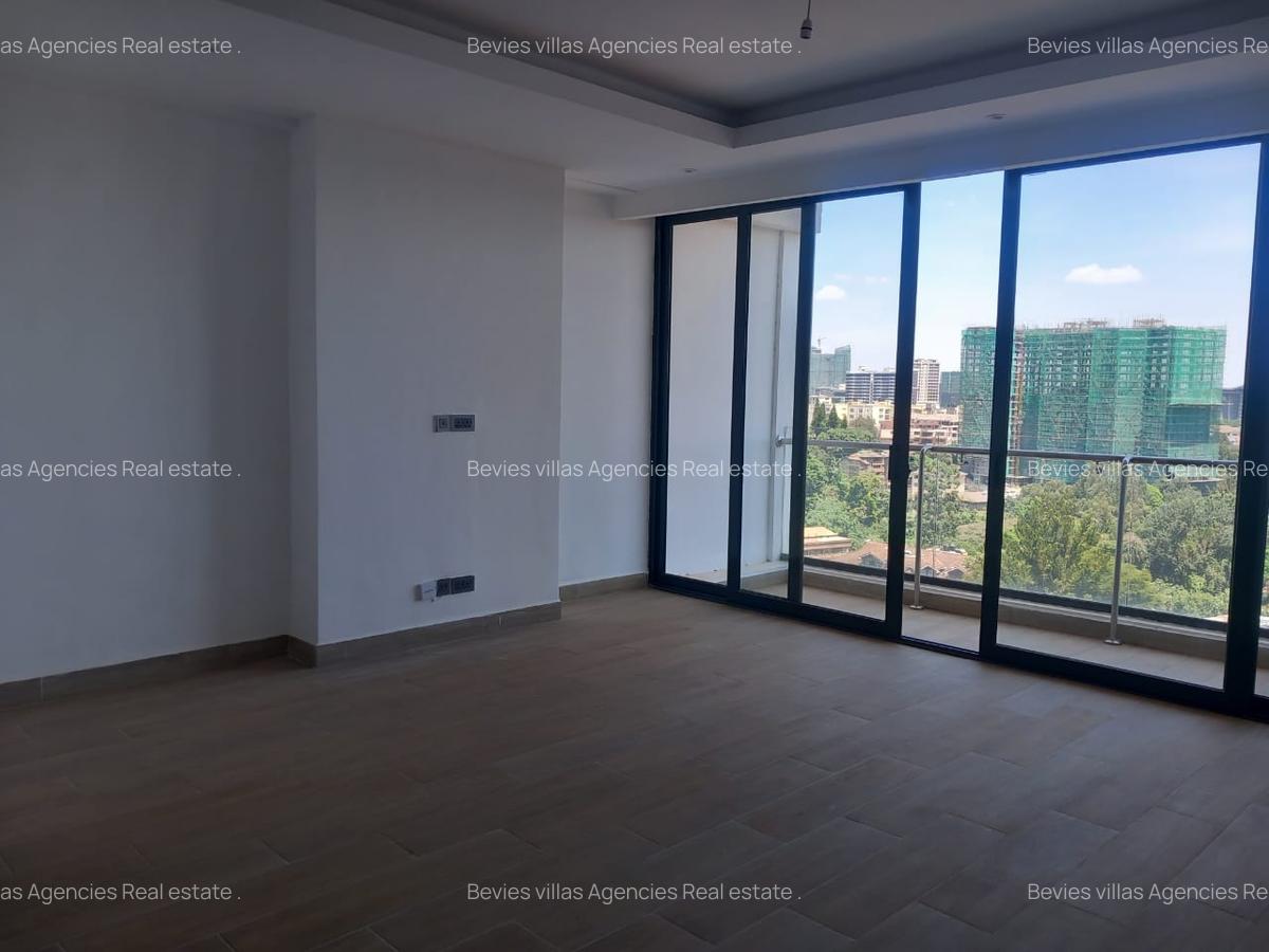 3 Bed Apartment with En Suite in Riverside - 12