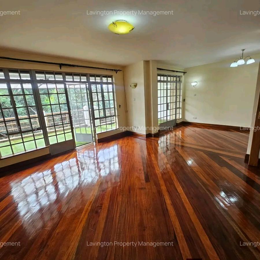 4 Bed Townhouse with En Suite at Valley Arcade - 3