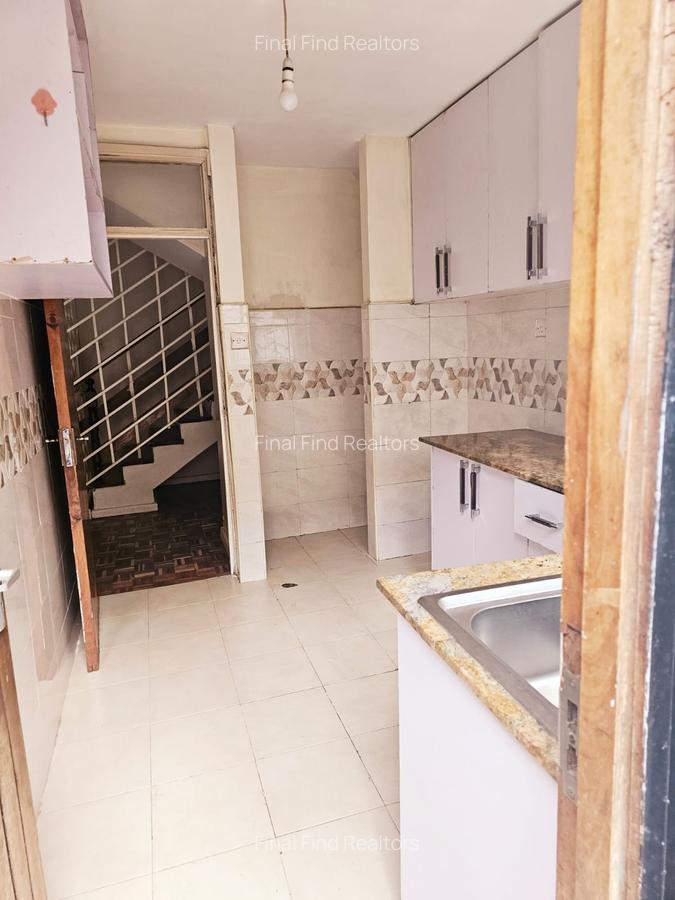 3 Bed House with Garden in Lavington - 11