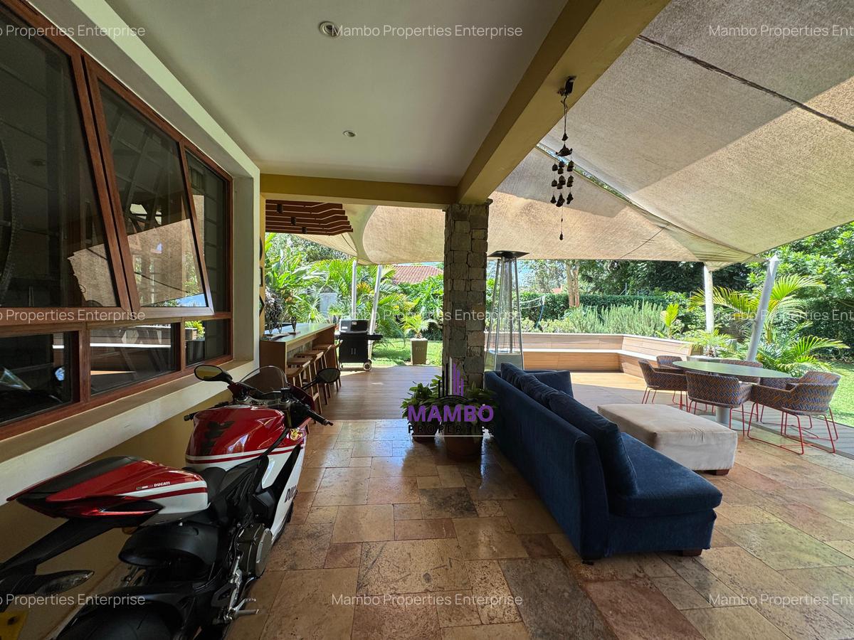 5 Bed Villa with En Suite at Mimosa Rd - 8