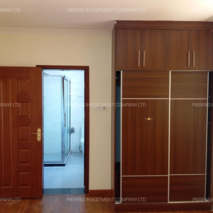 5 Bed Townhouse with En Suite in Lavington - 10