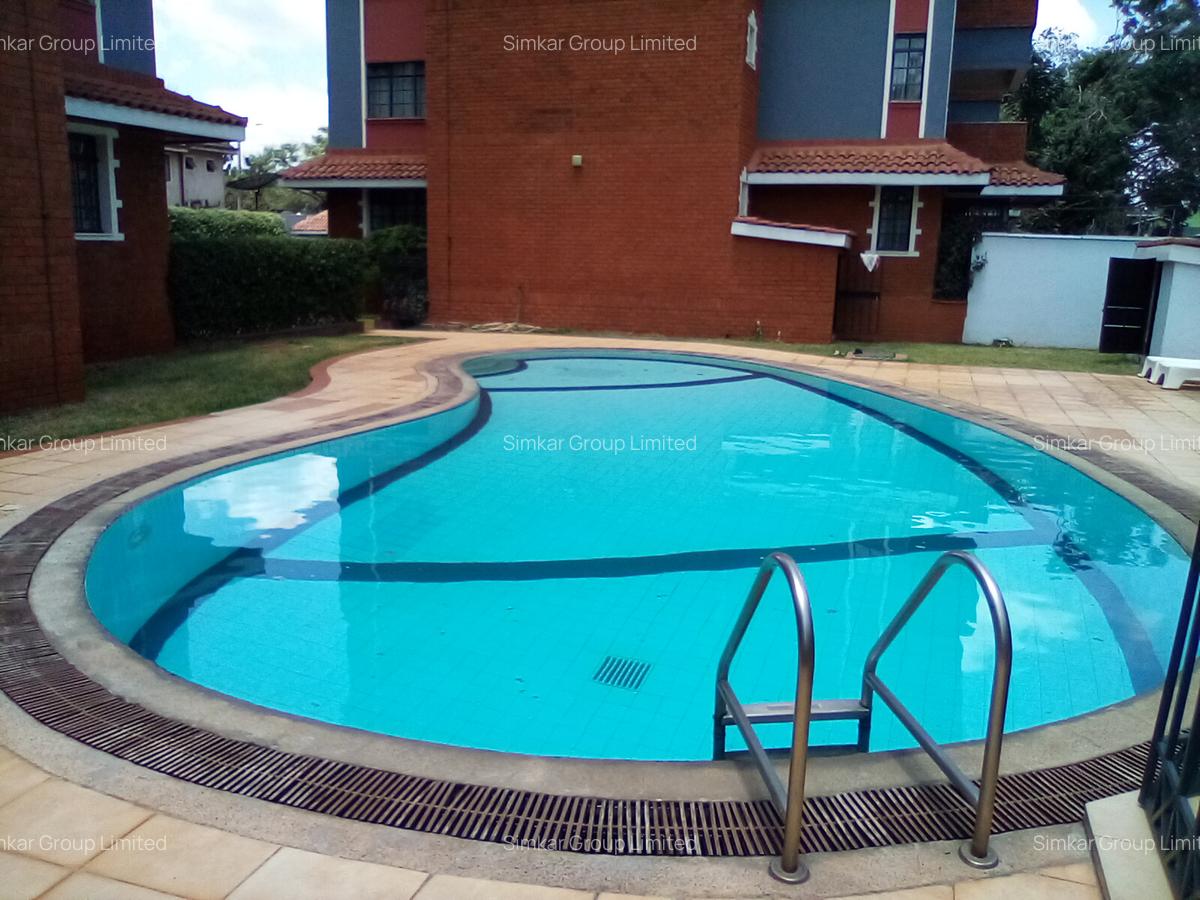 Serviced 2 Bed Apartment with En Suite at Valley Arcade - 15