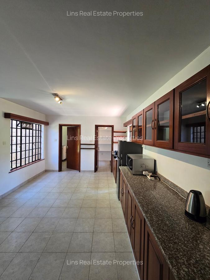 5 Bed Townhouse with En Suite in Runda - 16