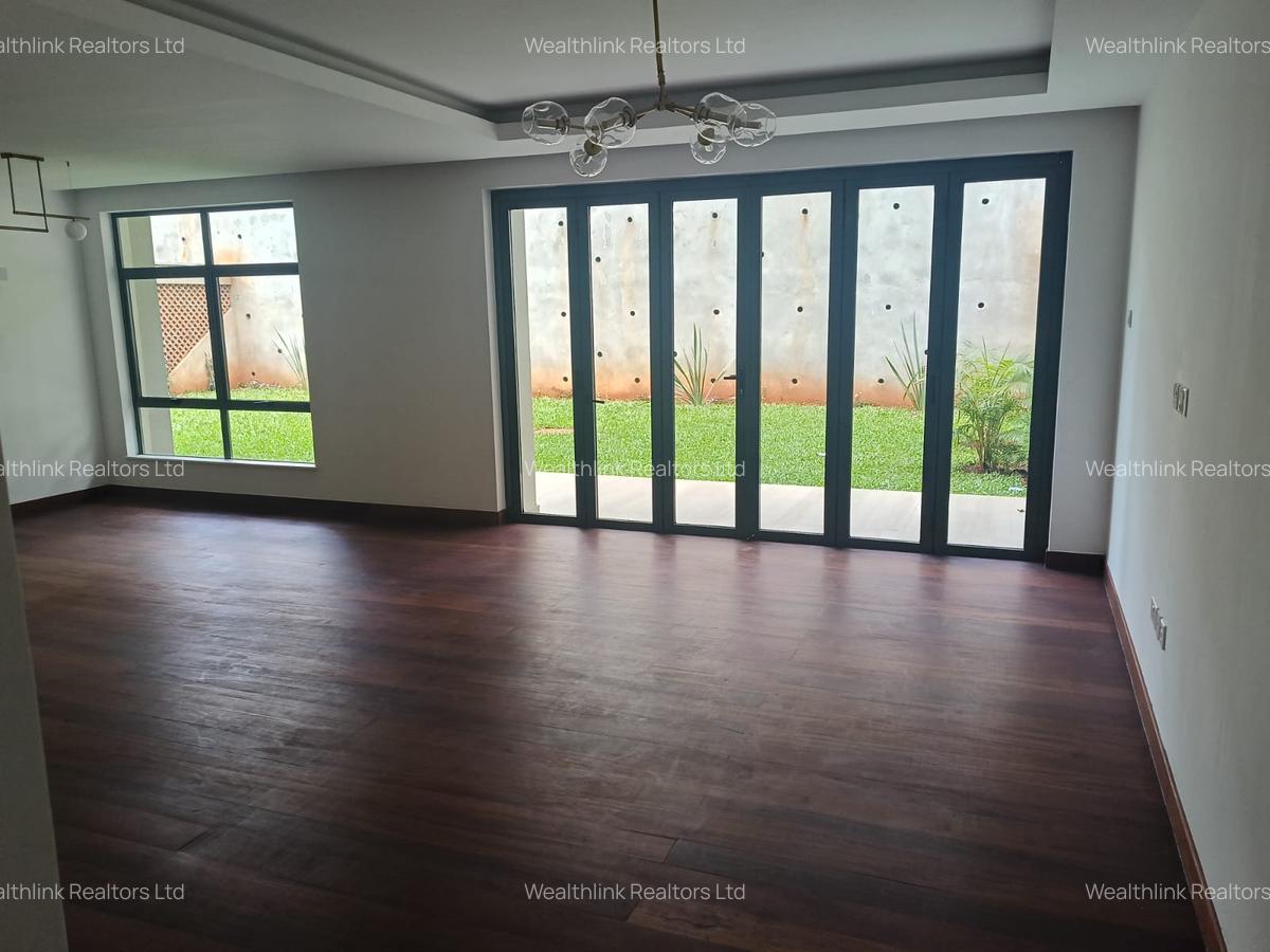 4 Bed Townhouse with En Suite at Two Rivers - 16