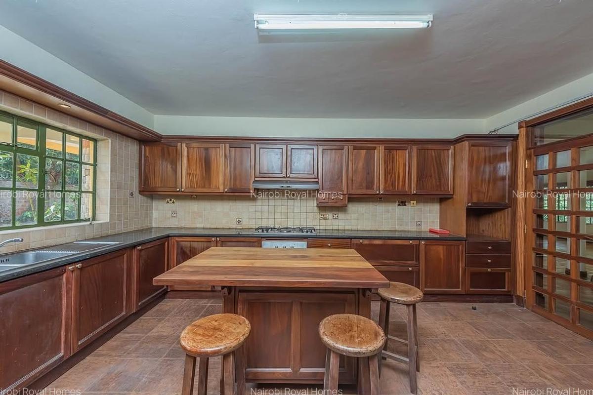 4 Bed Townhouse with En Suite at Lavington Green - 2