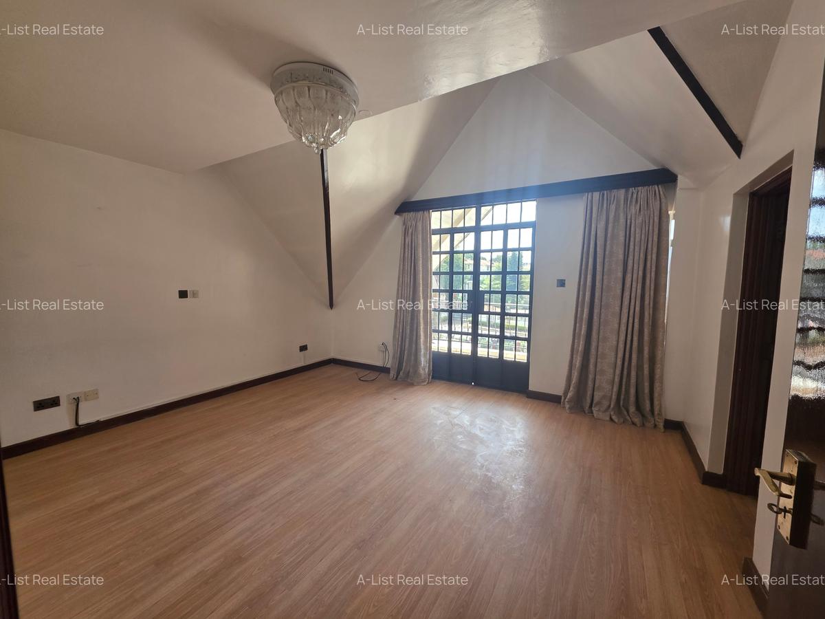 4 Bed Apartment with En Suite at Lavington - 6