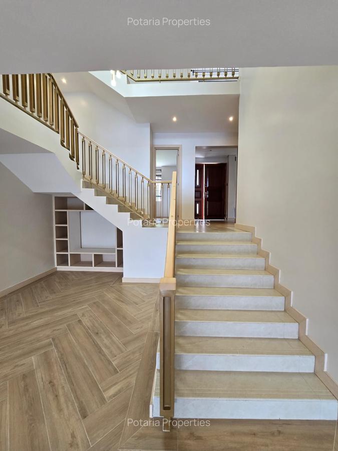 6 Bed Townhouse with En Suite in Lavington - 3