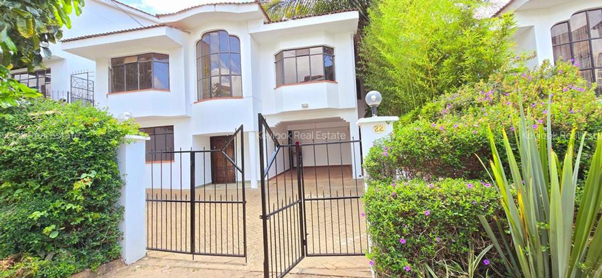 5 Bed Townhouse with En Suite at Riverside Garden - 1