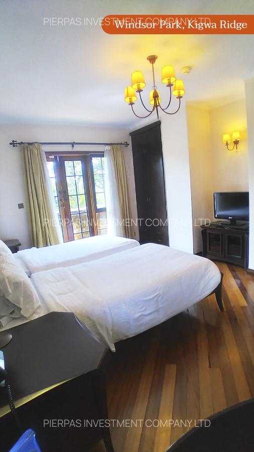 3 Bed House with En Suite in Ridgeways - 15