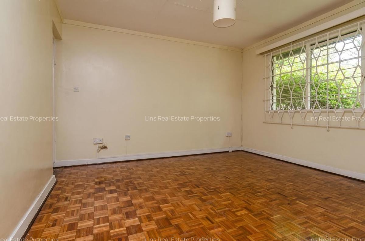 4 Bed House with En Suite in Loresho - 3