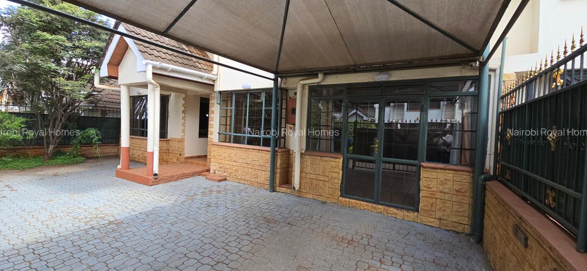 5 Bed Townhouse with En Suite at Lavington Road Green - 5