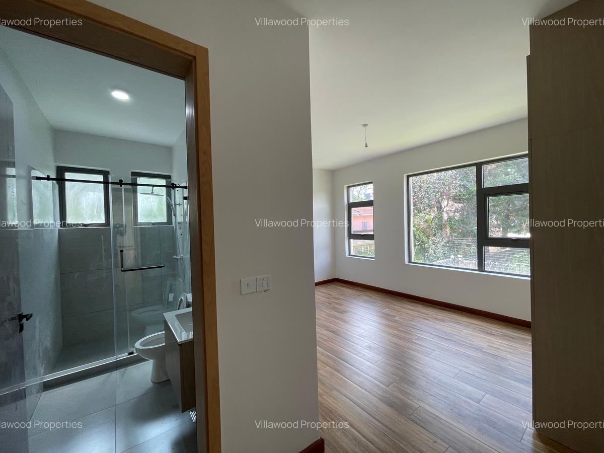 6 Bed Villa with En Suite in Lavington - 16