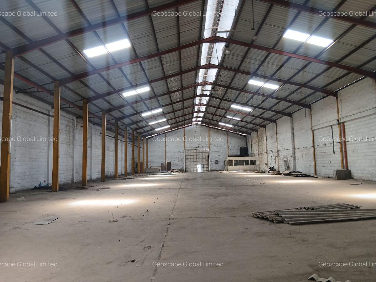 Furnished 14,000 ft² Warehouse with Backup Generator in Industrial Area - 7