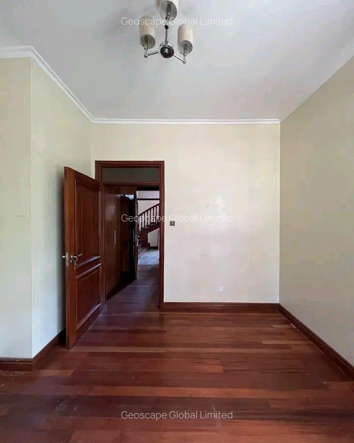 4 Bed House with En Suite in Karen - 5