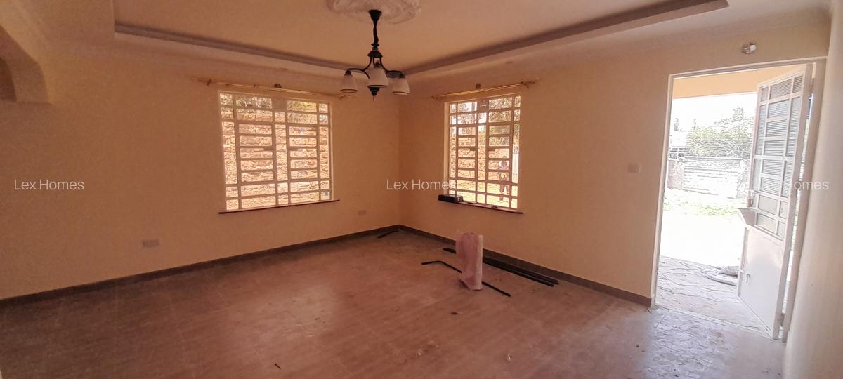 3 Bed House with En Suite at Rimpa - 3