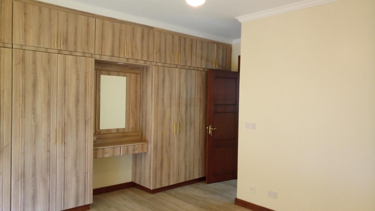 3 Bed Apartment with En Suite at Parklands Estate - 9