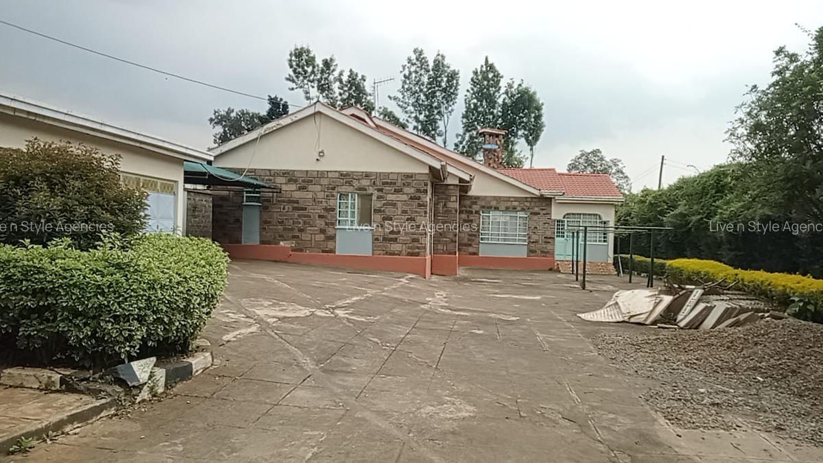 4 Bed Townhouse with Staff Quarters in Redhill - 2