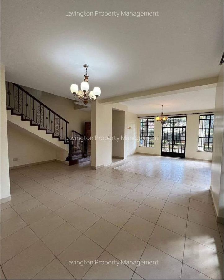 5 Bed Townhouse with En Suite at Lavington Green - 4