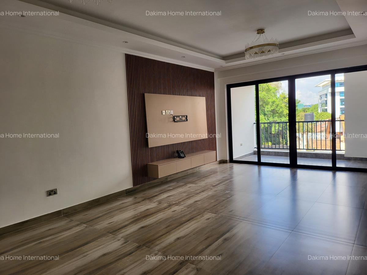 2 Bed Apartment with En Suite in Brookside - 8