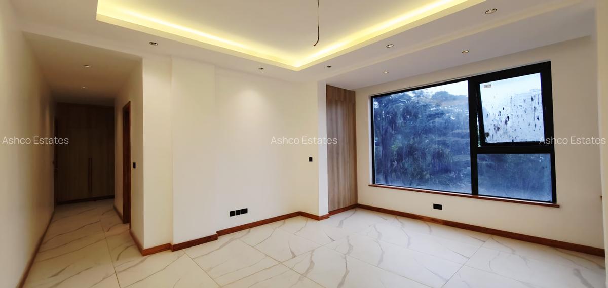 4 Bed Apartment with En Suite in Spring Valley - 13