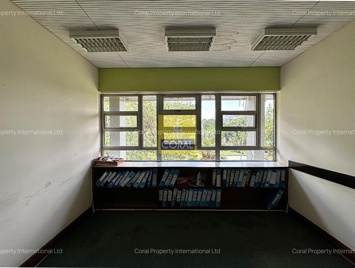 Office in Industrial Area - 10