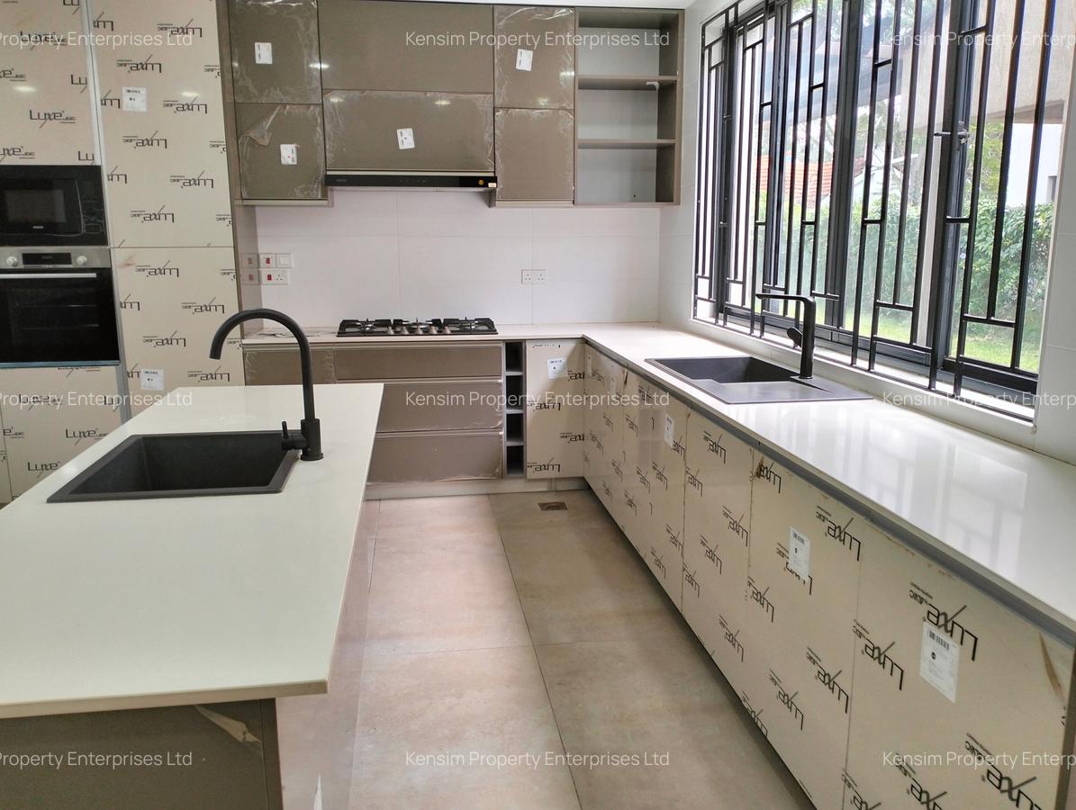 6 Bed Townhouse with En Suite in Lavington - 16